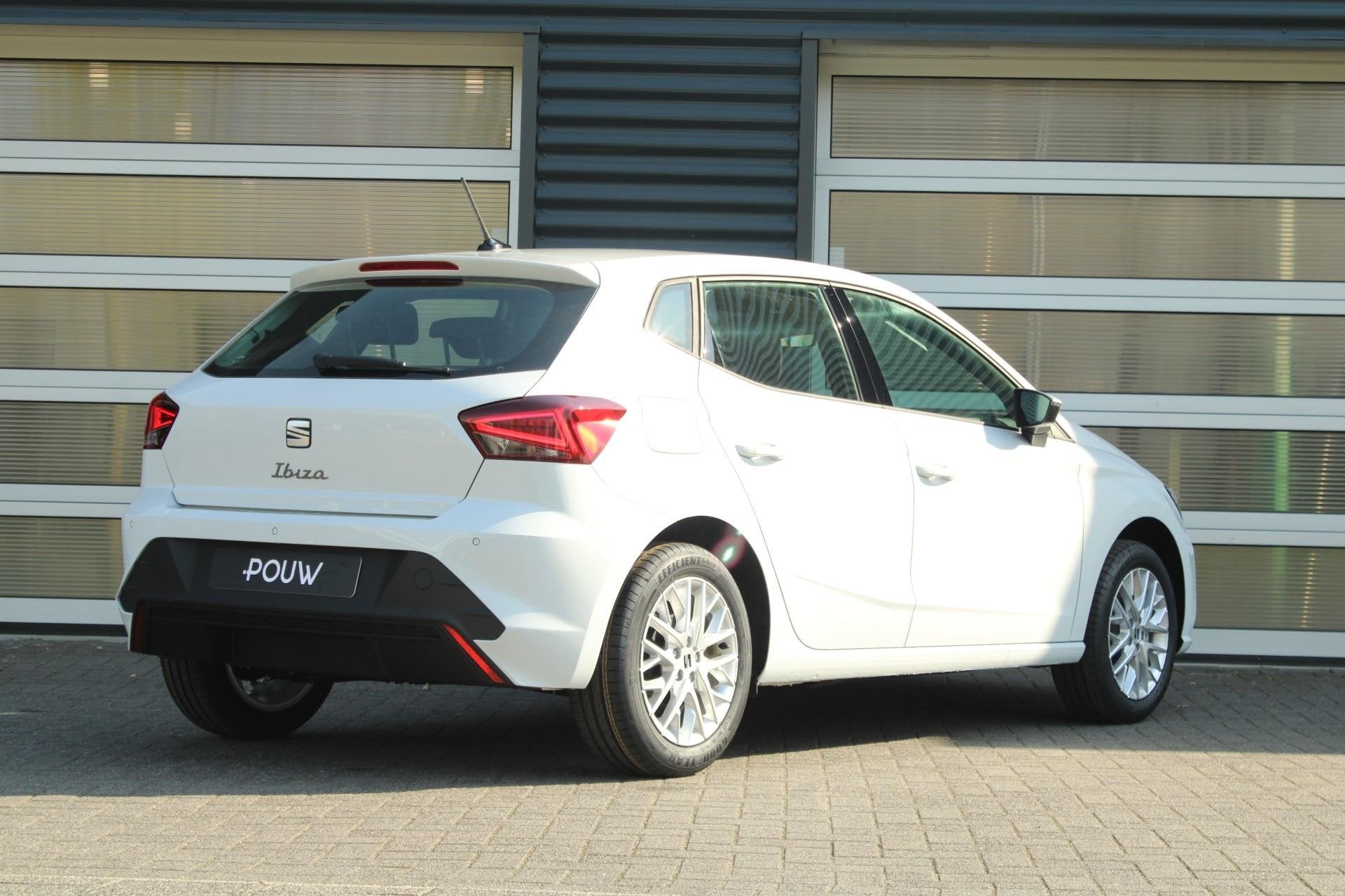 SEAT Ibiza 1.0 EcoTSI 95pk Style | Apple Carplay/Android Aut, Voorwielaandrijving, 12 maanden, Stof, 95 pk