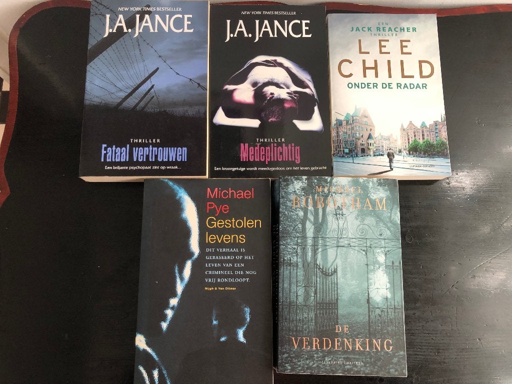 Set van 5 boeken J.A. Jance , Lee Child, Boeken, Ophalen of Verzenden, Gelezen