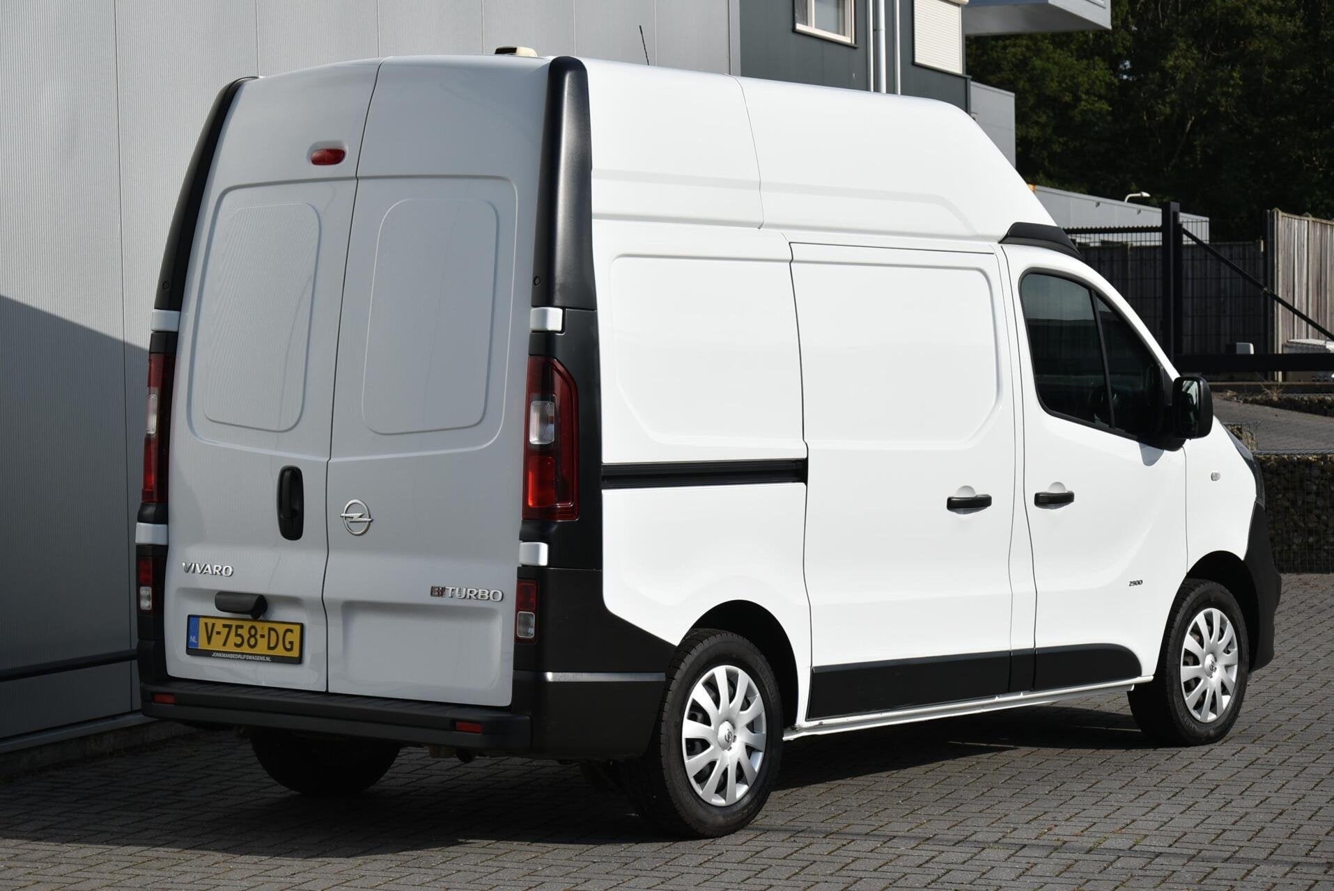 Opel Vivaro 1.6 CDTI L1H2 125 Pk! Euro 6 Airco Camera Cruise, Dealer onderhouden, Gebruikt, 4 cilinders, 2000 kg