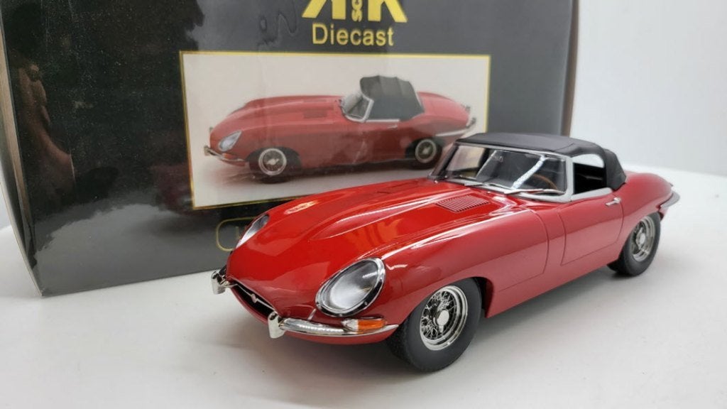 KKscale Jaguar E-type 1 Rood 1961 Cabriolet Gesloten, Hobby en Vrije tijd, Modelauto's | 1:18, Auto, Bburago, Bburago, Nieuw