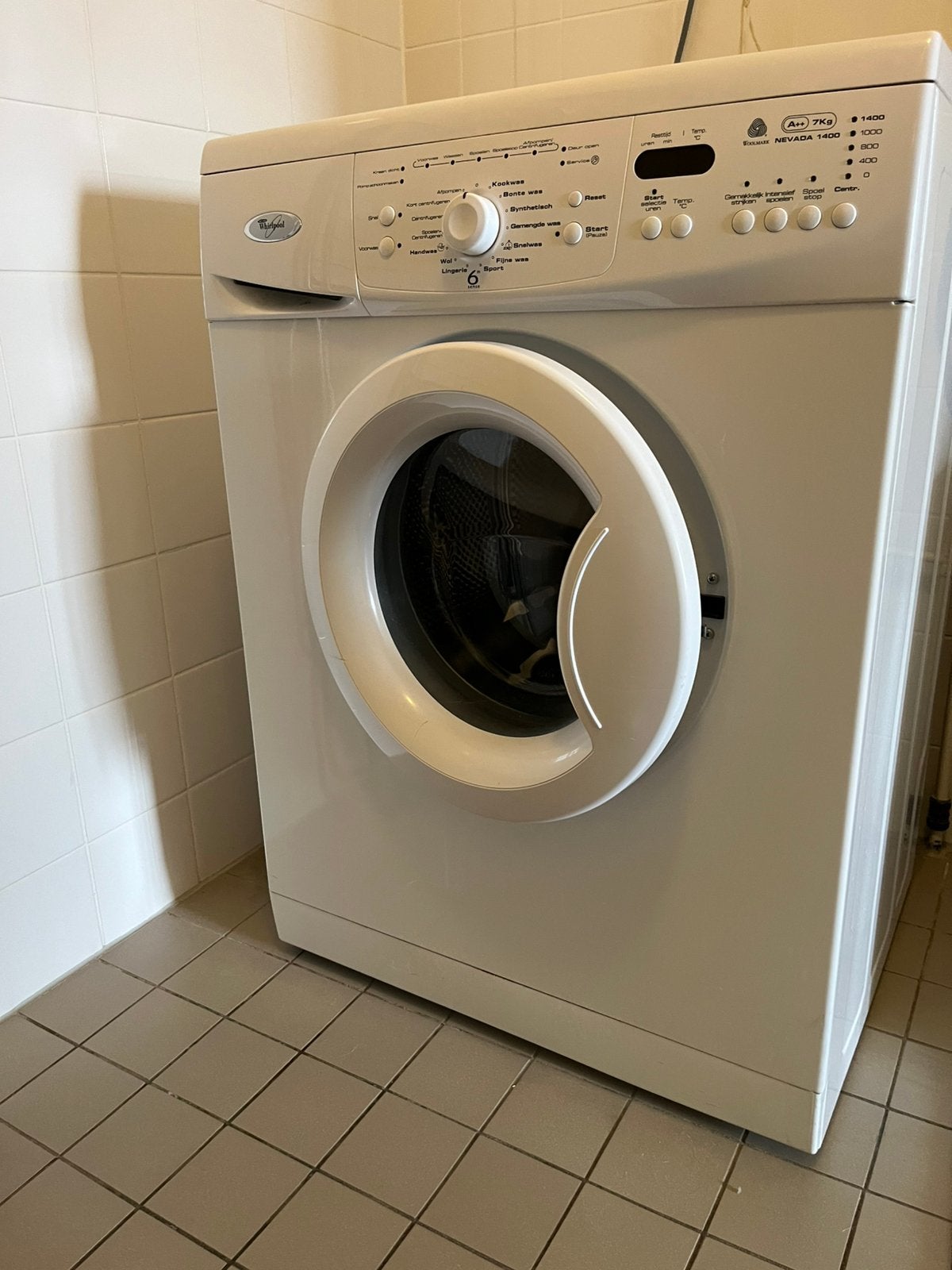 Whirlpool Nevada 1400  wasautomaat, ophalen Hellevoetsluis, Ophalen, Gebruikt, 85 tot 90 cm, 1200 tot 1600 toeren