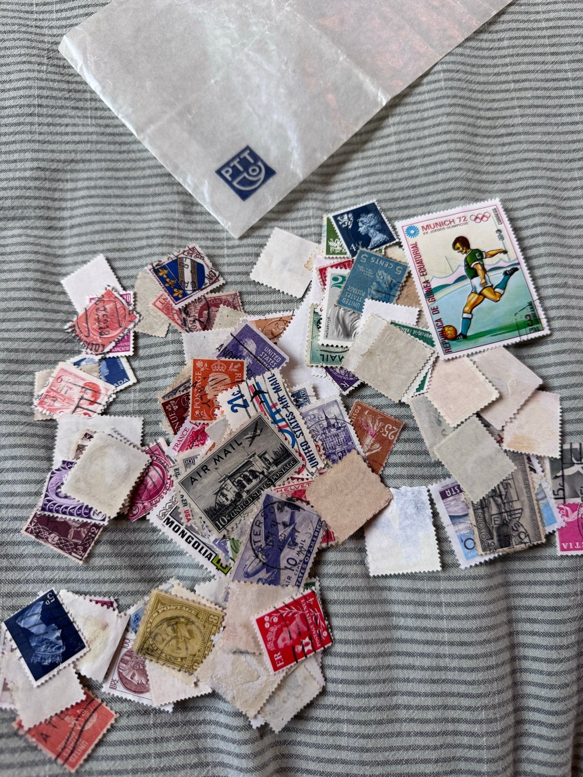 Verzameling postzegels in PTT zakje, Ophalen of Verzenden, Na 1940, Gestempeld