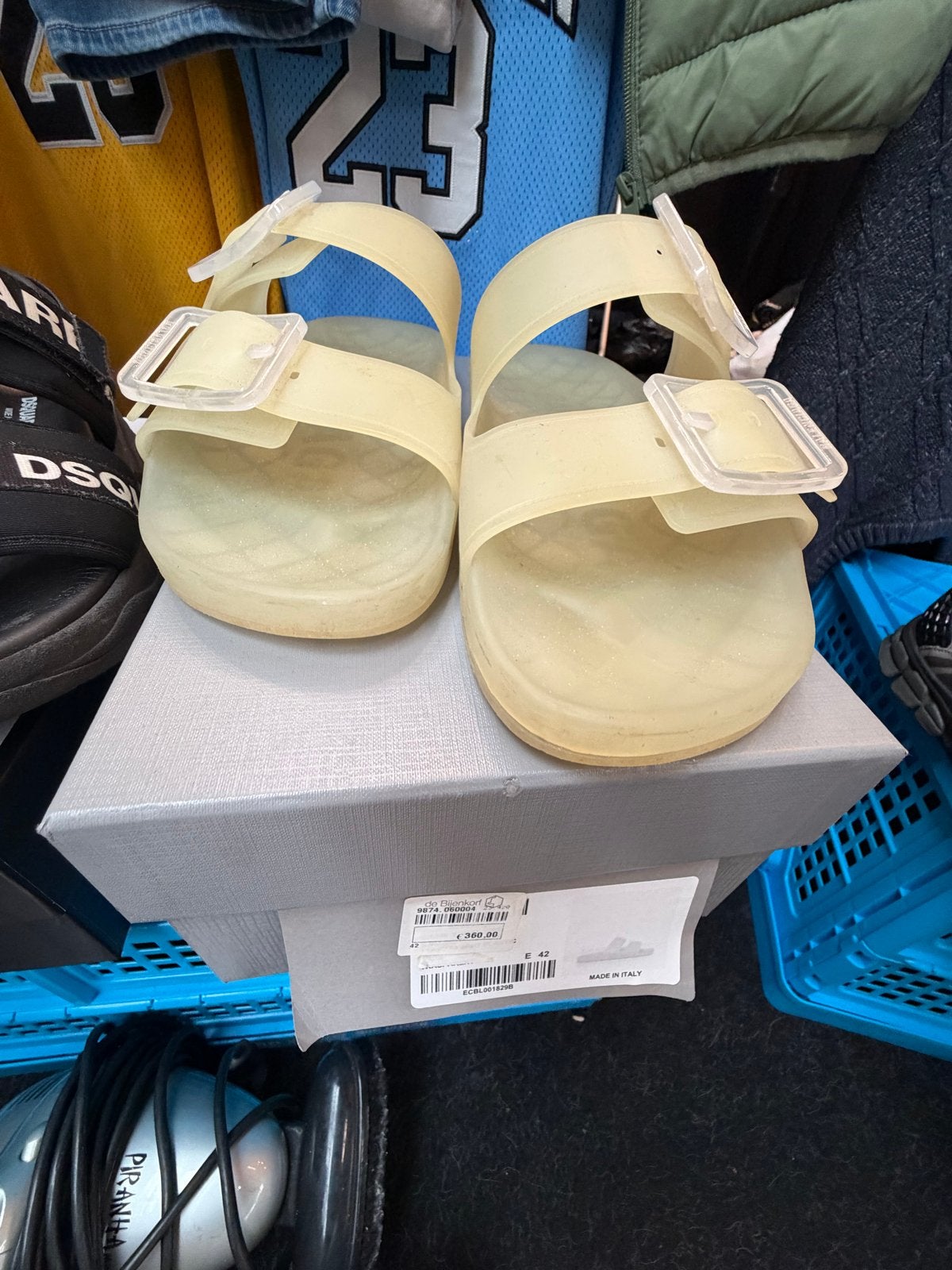 Balenciaga Mold Closed Sandalen 42 - Zo goed als nieuw, Ophalen of Verzenden, Zo goed als nieuw, Beige, Sandalen of Muiltjes