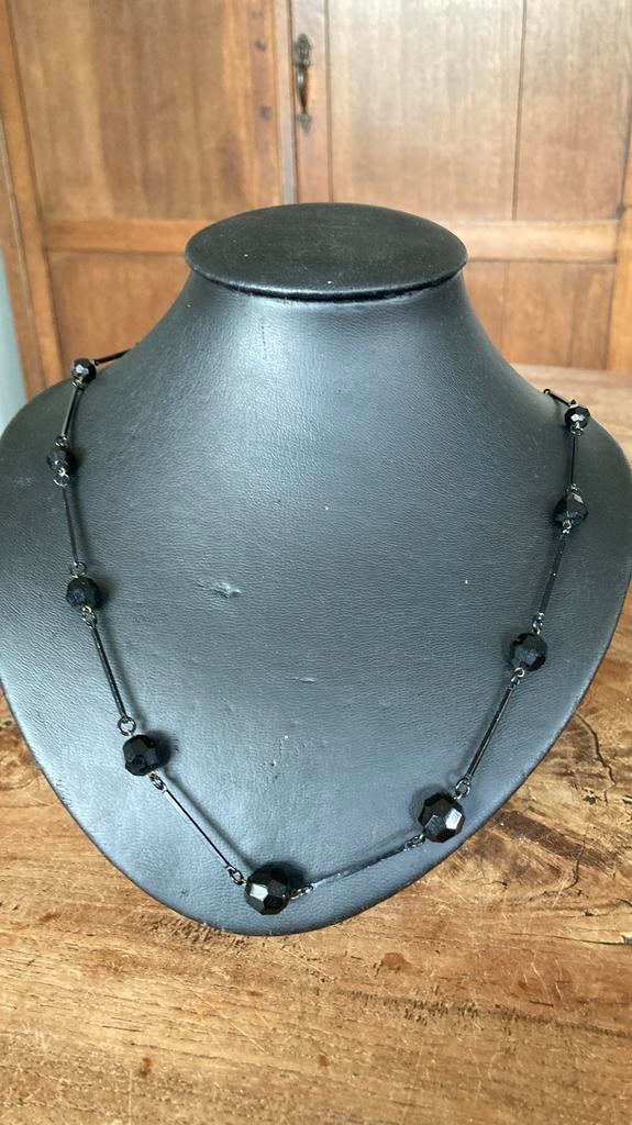 Antieke zwarte kralen rouw ketting, Sieraden, Tassen en Uiterlijk, Antieke sieraden, Ophalen of Verzenden, Overige materialen