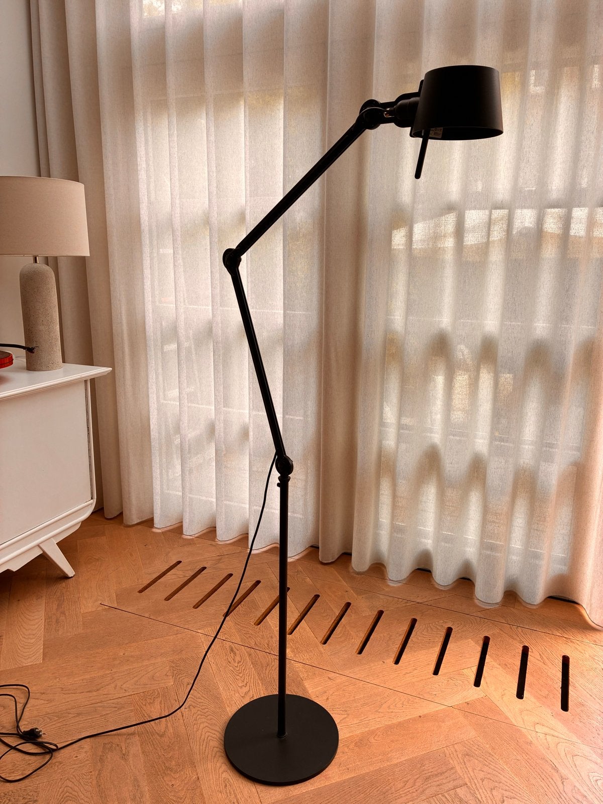 TONONE BOLT 2 ARM VLOERLAMP - ZWART, Ophalen, Zo goed als nieuw, Metaal, 150 tot 200 cm