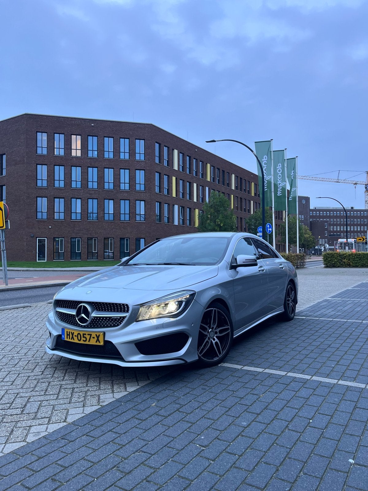 Prachtige Mercedes-Benz CLA 180 7G-DCT automaat, 4 cilinders, 715 kg, 122 pk, 1200 kg