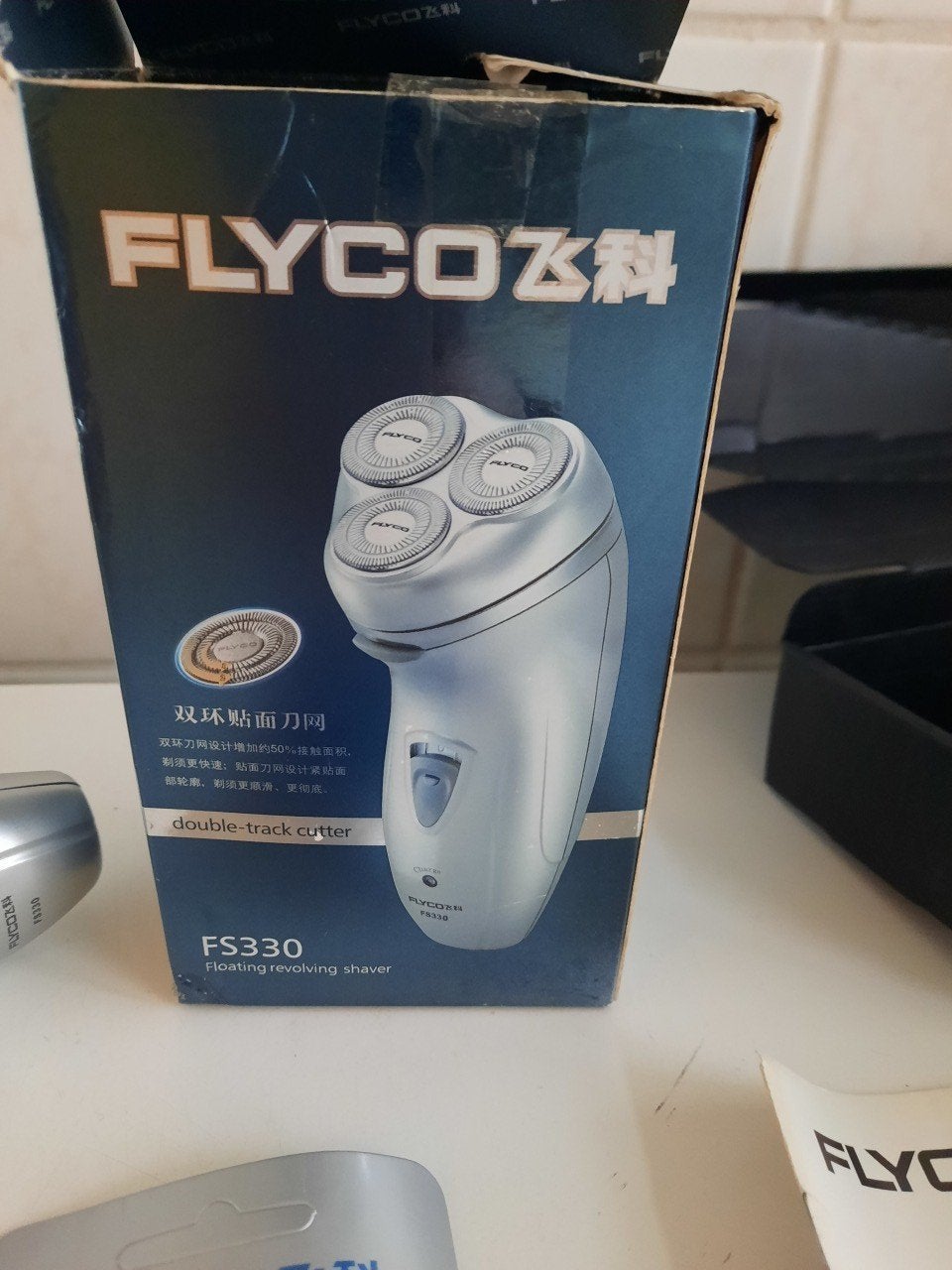 scheerapparaat 3 kops nieuw in doos merk flycoz, Ophalen of Verzenden, Nieuw, Scheren en Epileren
