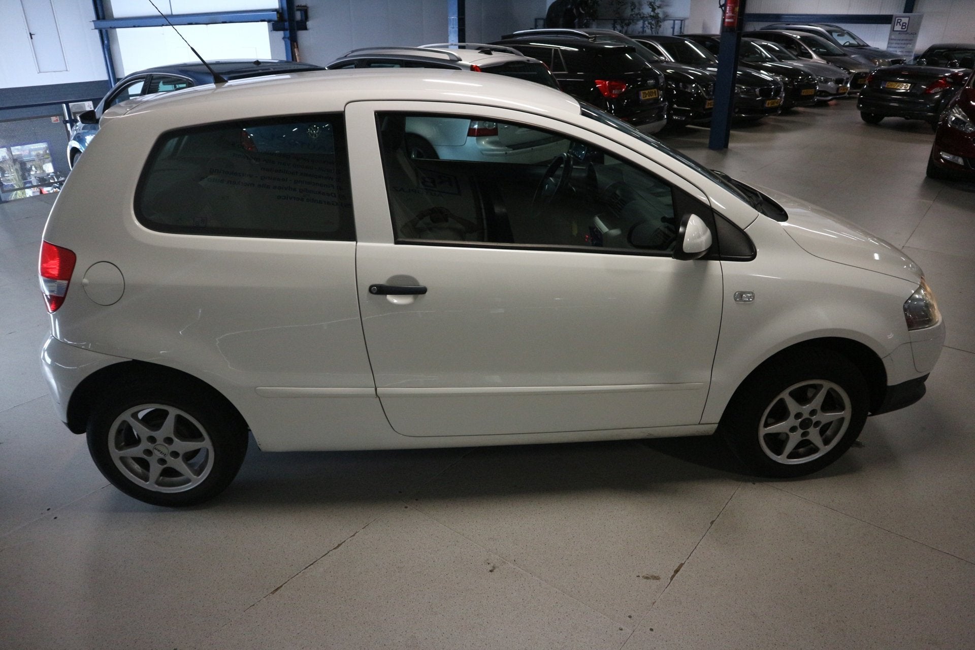 Volkswagen Fox 1.2 AIRCO / WHITE PACK / APK 5 2027 ! ! !, Voorwielaandrijving, 969 kg, 4 stoelen, 1198 cc