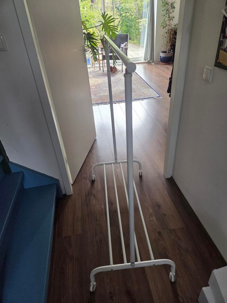 Gratis kledingrek ikea, Kleding | Dames, Kledingrekken, Ophalen