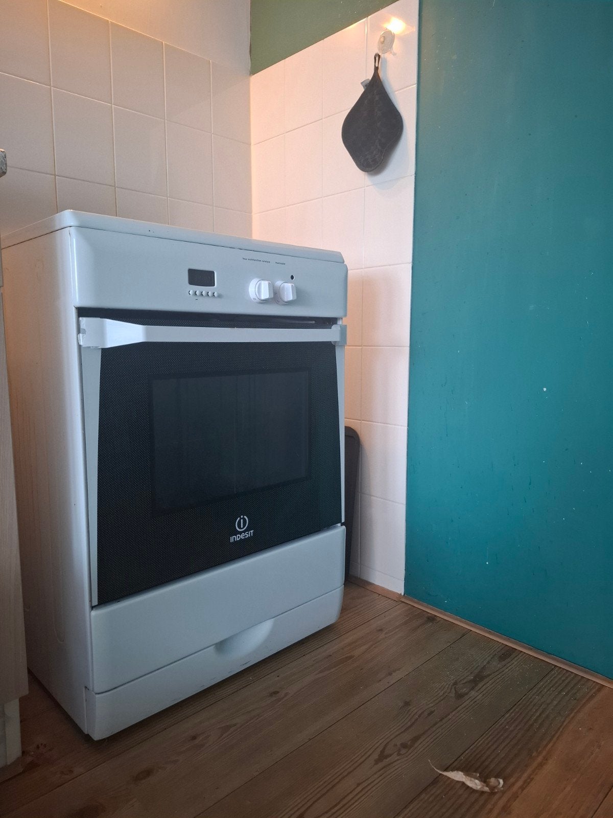 Indesit Vrijstaand Keramisch Fornuis met Oven, Ophalen, Gebruikt, 60 cm of meer, Keramisch