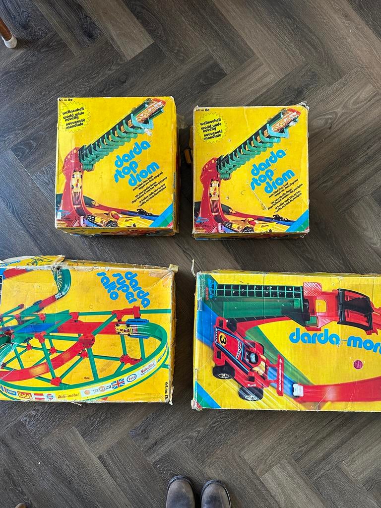 4 dozen nostalgie darda race baan incl autos, Verzamelen, Speelgoed, Gebruikt, Ophalen