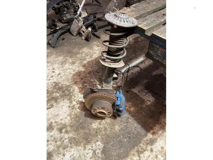 Schokdemperpoot links-voor van een BMW 1-Serie, Auto-onderdelen, Gebruikt, -, -, 3 maanden garantie