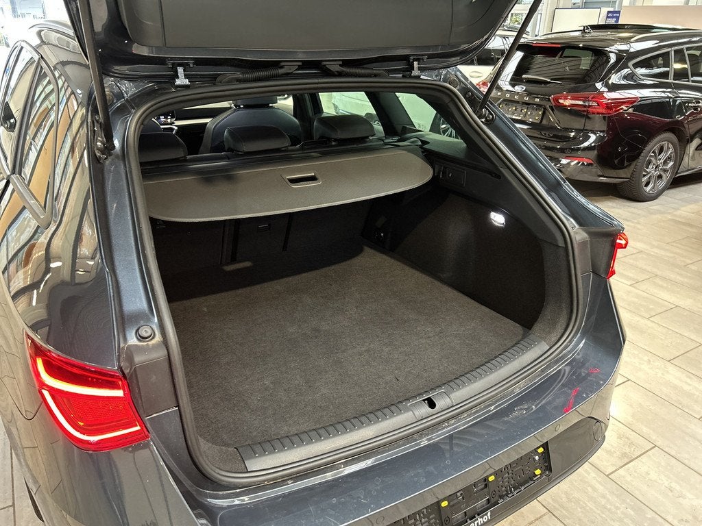 SEAT Leon Sportstourer 1.5 TSI e-Hybrid 204pk FR Business |, 12 maanden, 4 cilinders, Leder en Stof, 1616 kg
