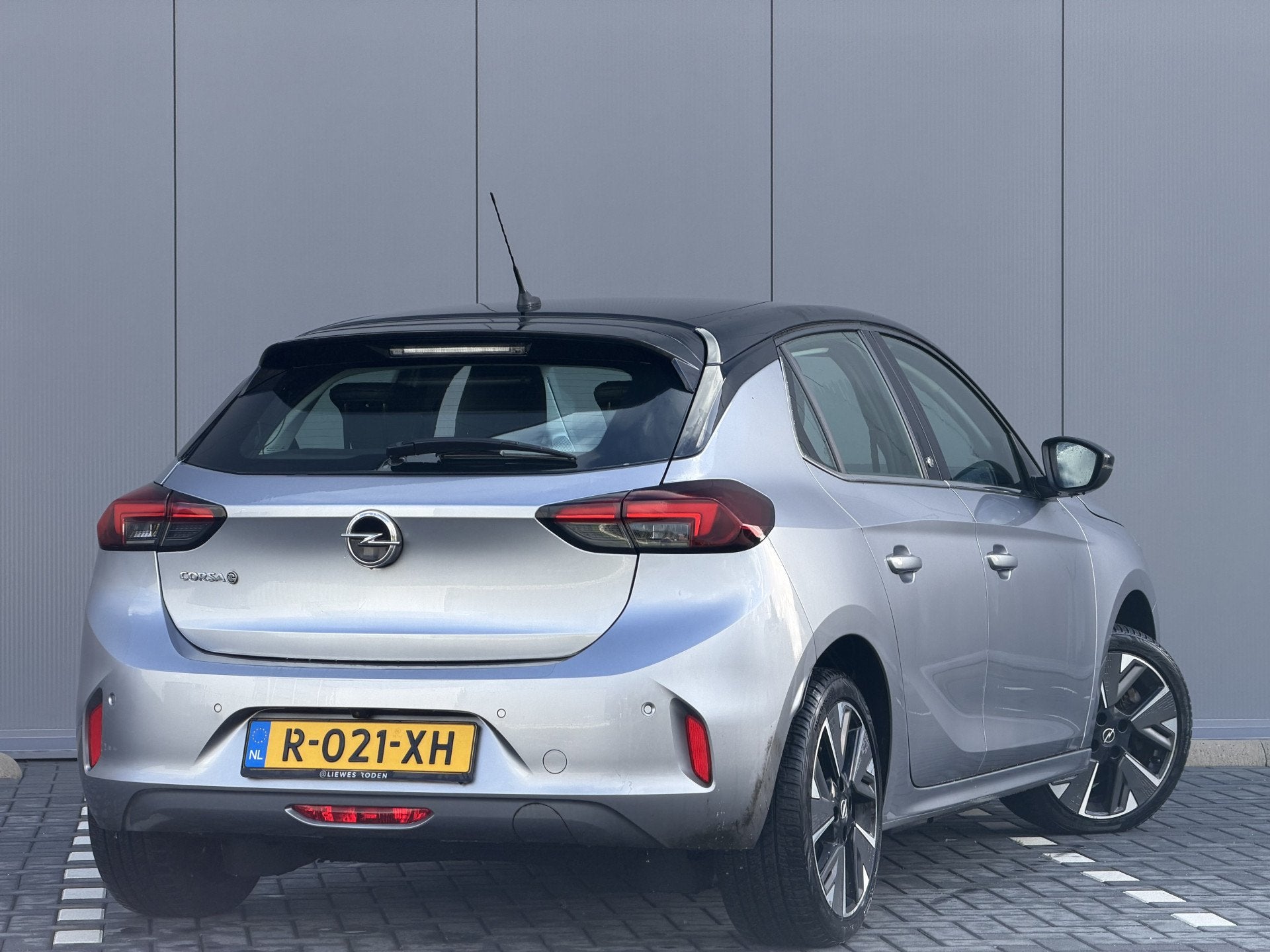 Opel CORSA-E Ultimate 1 fase 50 kWh | Nieuw binnen | Stoelve, Auto's, Opel, 136 pk, Gebruikt, Zwart, Leder en Stof