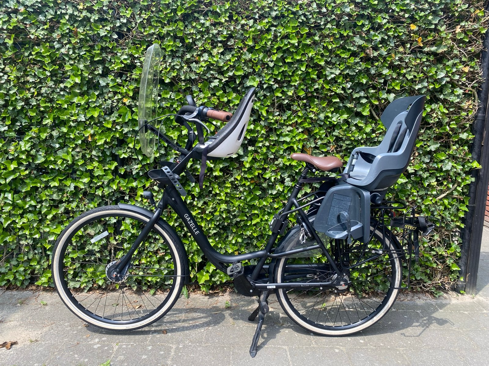 Gazelle Bloom fiets met Thule en Bo Bike zitjes, Fietsen en Brommers, Fietsen | Dames | Damesfietsen, 56 cm of meer, Ophalen, Gebruikt