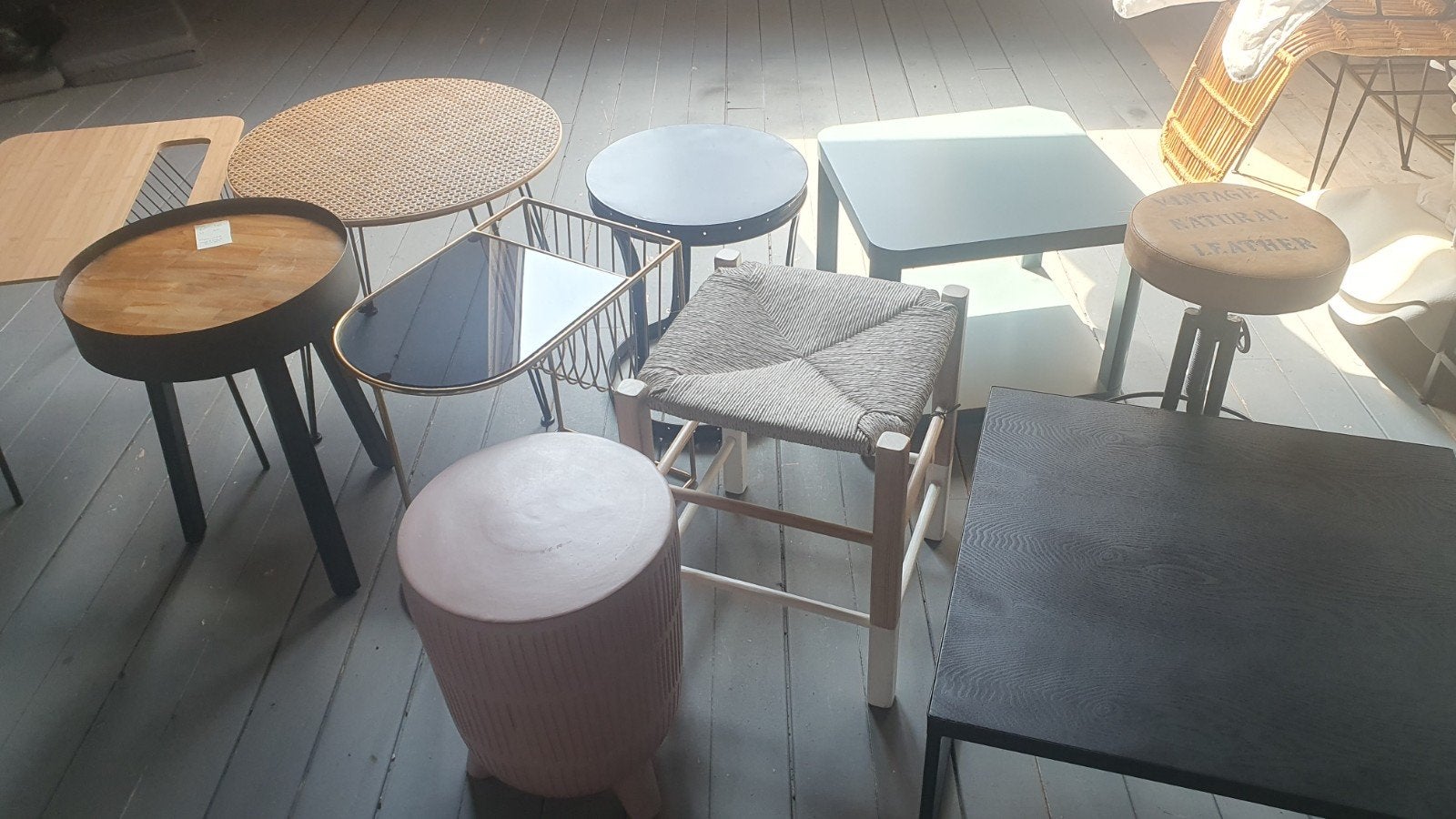 Krukjes, kruk, bijzettafel, salontafel. Showmodellen, Ophalen, Gebruikt, Overige materialen