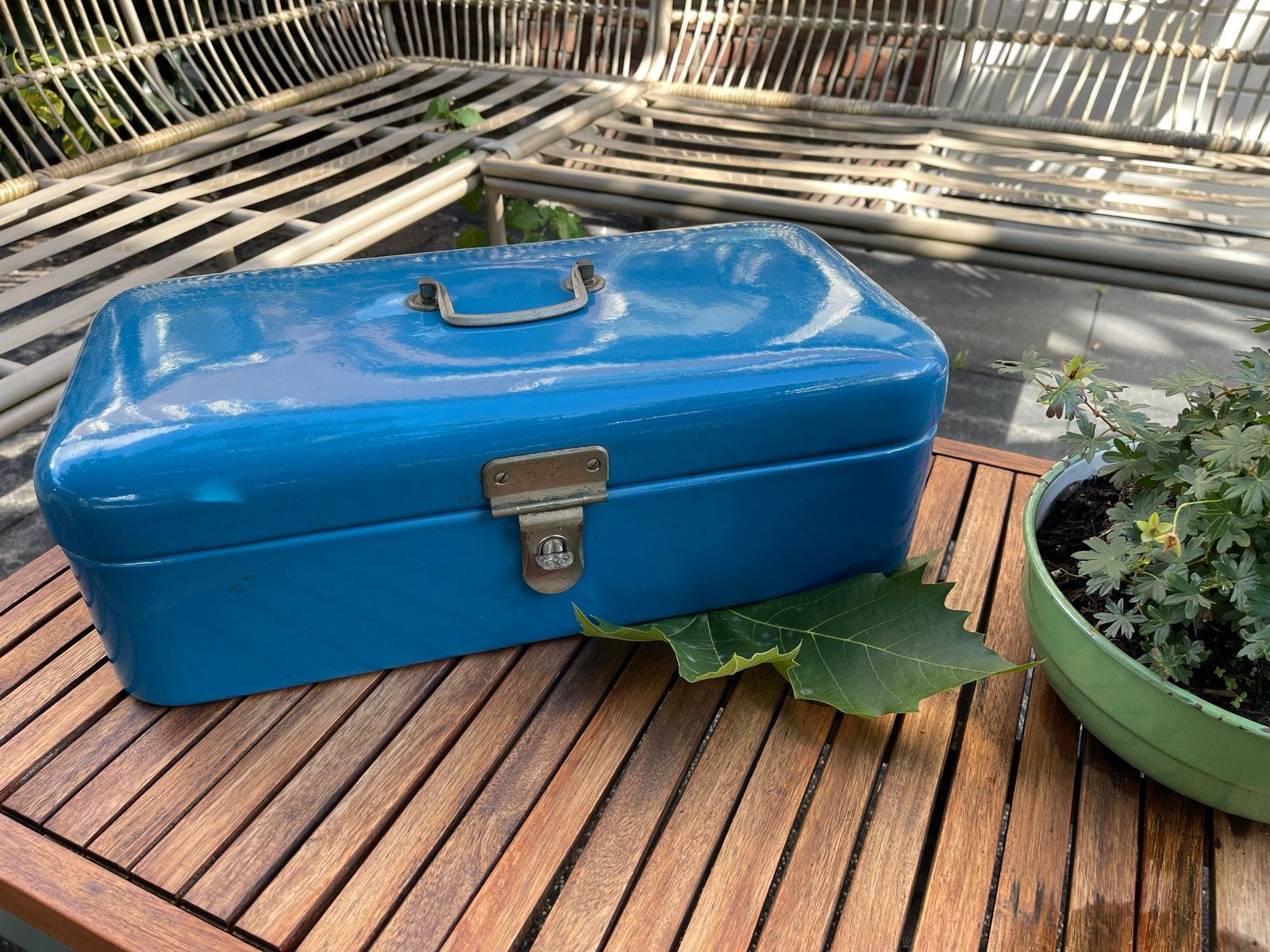 Vintage blauwe emaille broodtrommel / lunchbox, Antiek en Kunst, Ophalen of Verzenden