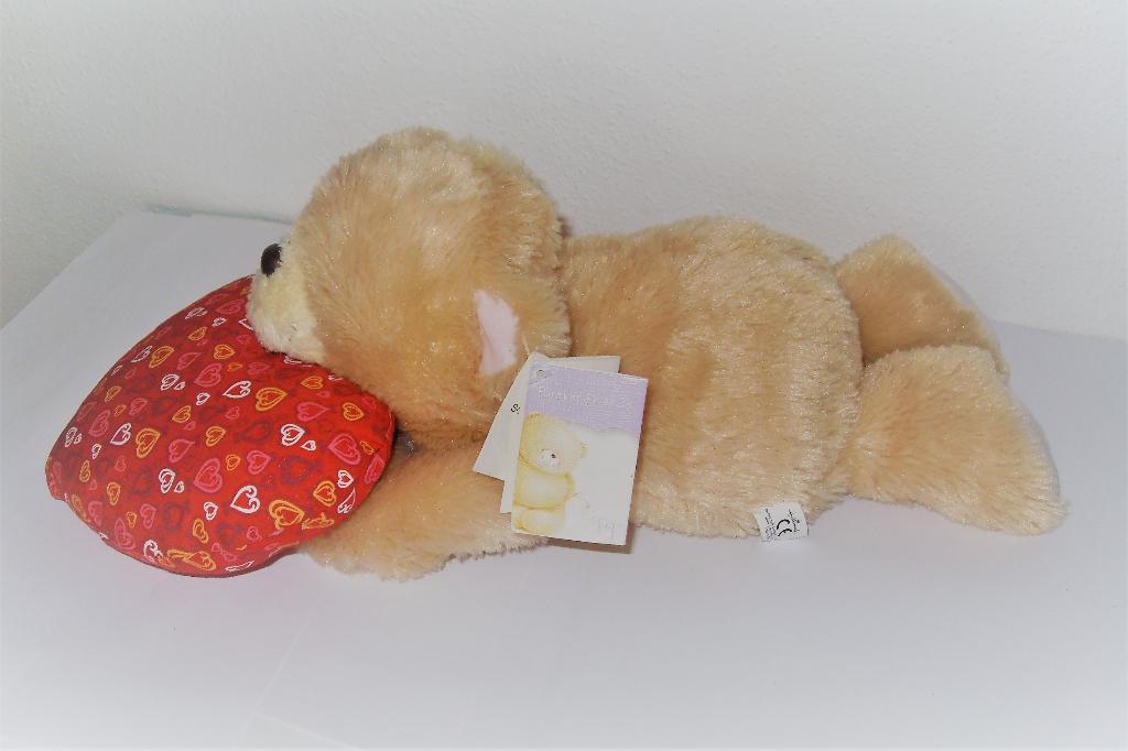 Forever Friends Beer Knuffel Liggend Op Hart Hallmark, Verzamelen, Beren en Cherished Teddies, Zo goed als nieuw, Stoffen beer