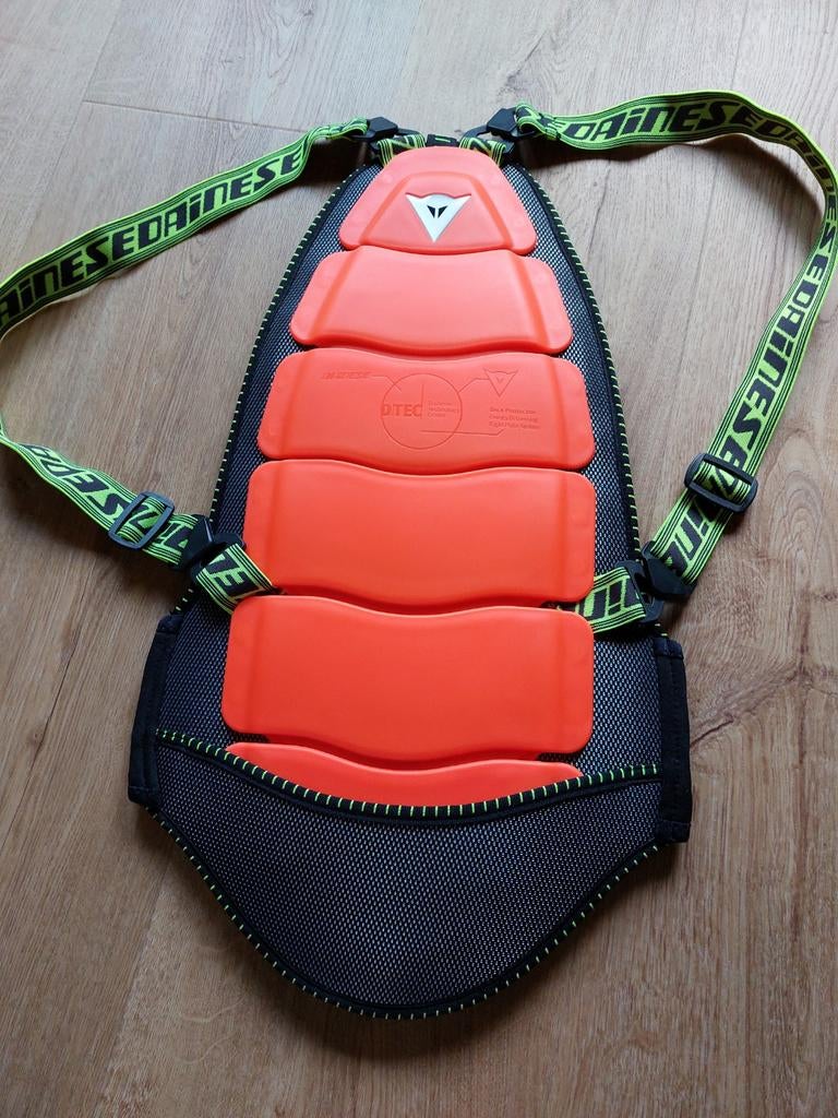 Dainese Backprotector ski snowboard kind, Overige typen, Zo goed als nieuw, Minder dan 100 cm, Ophalen