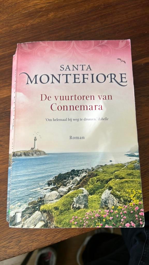 Laatste kans! Santa Montefiore - De vuurtoren van Connemara, Boeken, Romans, Zo goed als nieuw, Amerika, Ophalen of Verzenden