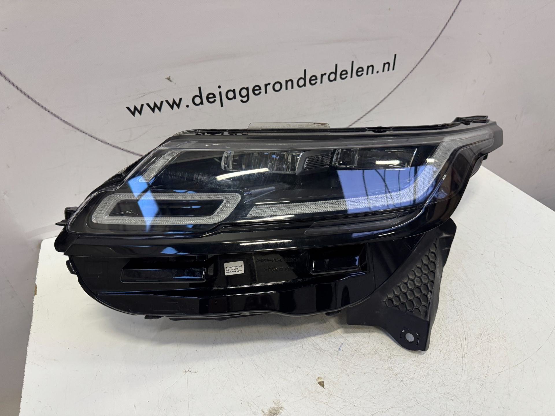 RANGE ROVER VELAR KOPLAMP FULL LED LINKS J8A2-13W030-EG, Auto-onderdelen, Abbey Road, Whitley 1
CV3 4LF  Coventry, Jaguar Land Rover Limited