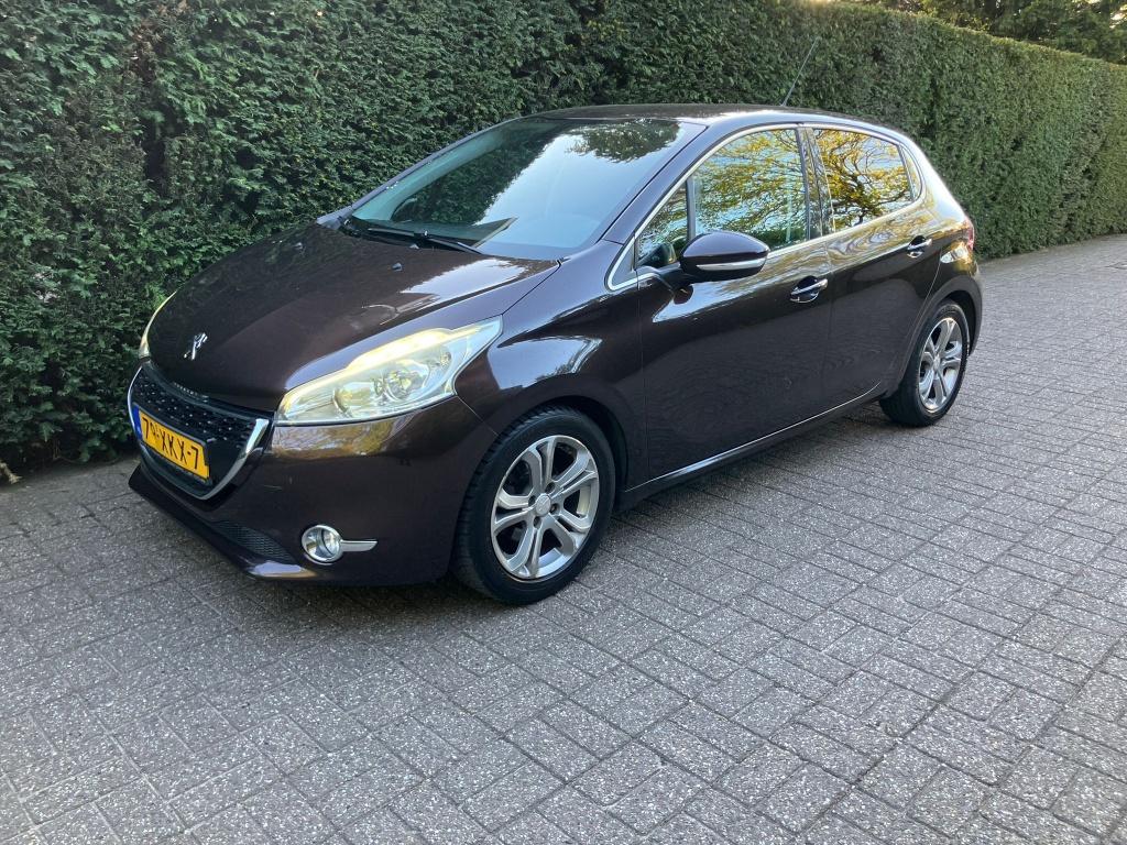 Peugeot 208 1.4 VTi Allure (bj 2012), Voorwielaandrijving, Euro 5, Bruin, Origineel Nederlands