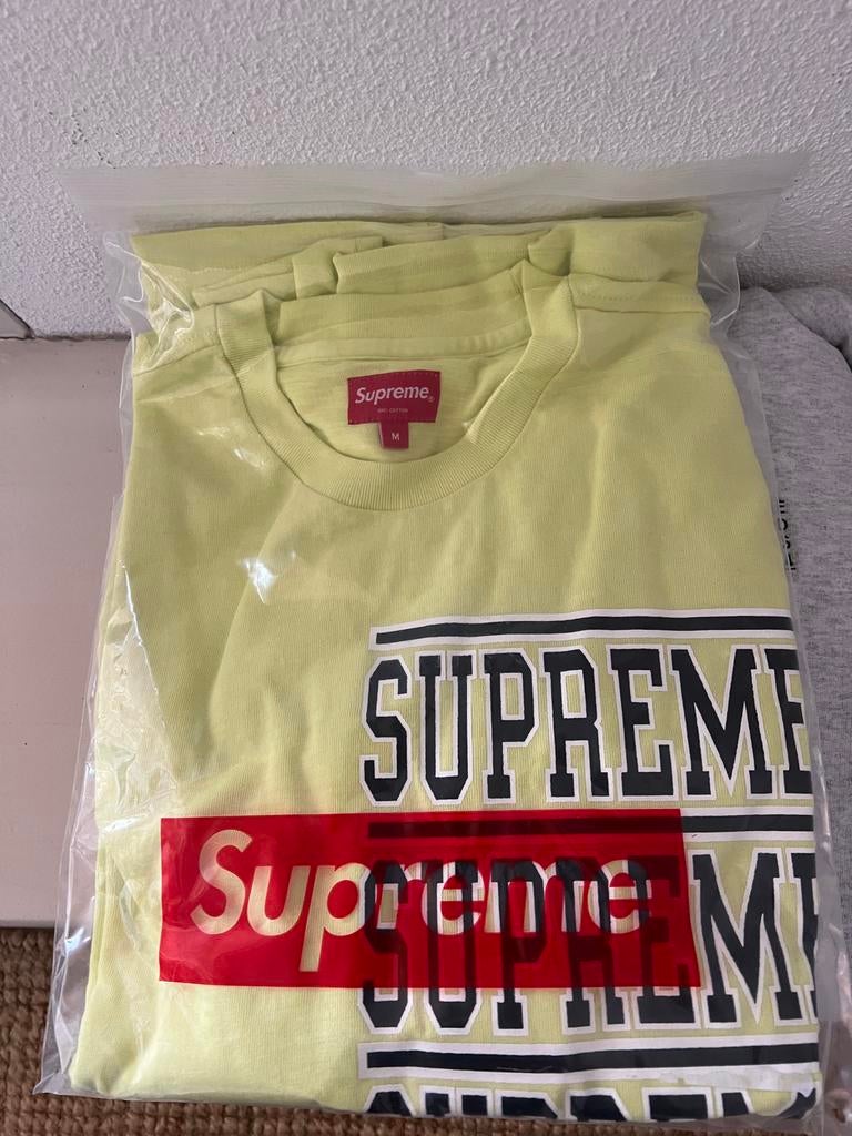 SUPREME merch and other hype brand bundel, Kleding | Heren, T-shirts, Zo goed als nieuw, Maat 52/54 (L), Overige kleuren, Ophalen of Verzenden