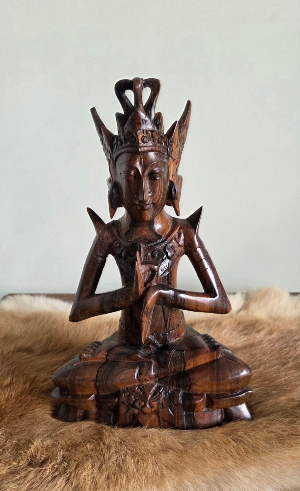 Prachtig handgesneden Balinees houten beeld, Ophalen of Verzenden, Handgemaakt, Beeld, Hout