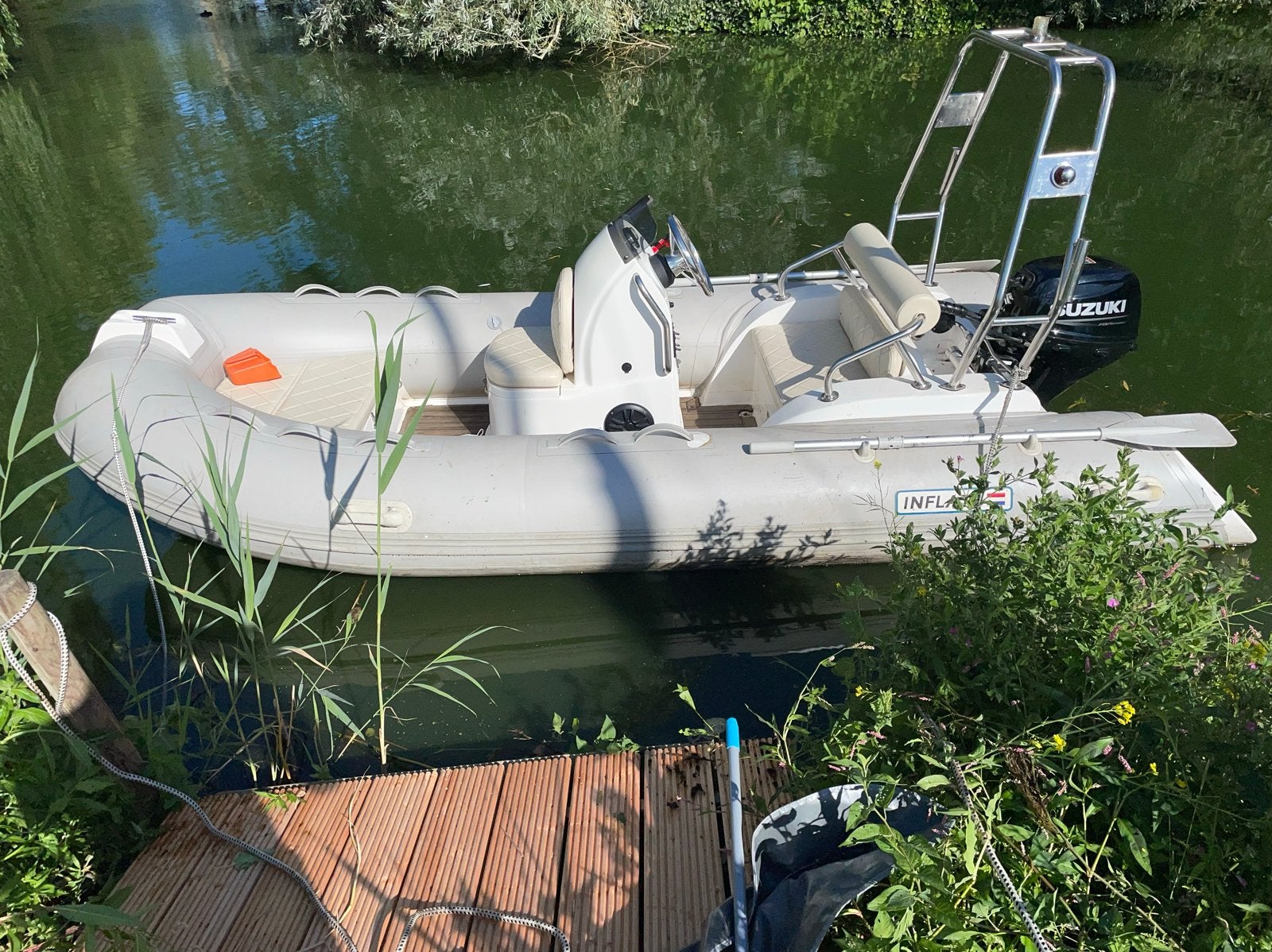 Inflate Rib 390 cm met Suzuki 9.9 PK en Pega trailer, Inclusief motor, Ophalen, Overige merken, Buitenboordmotor