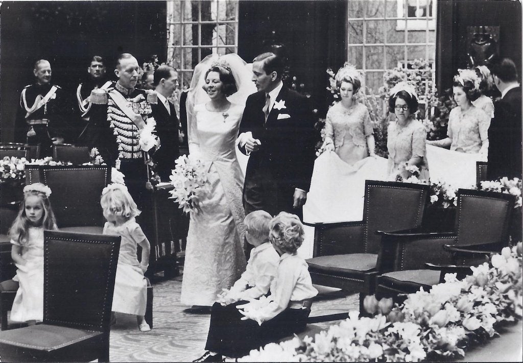 Huwelijk Beatrix en Claus Ongelopen Ansichtkaart (B125 ), Verzamelen, Ophalen of Verzenden, 1960 tot 1980, Gelopen