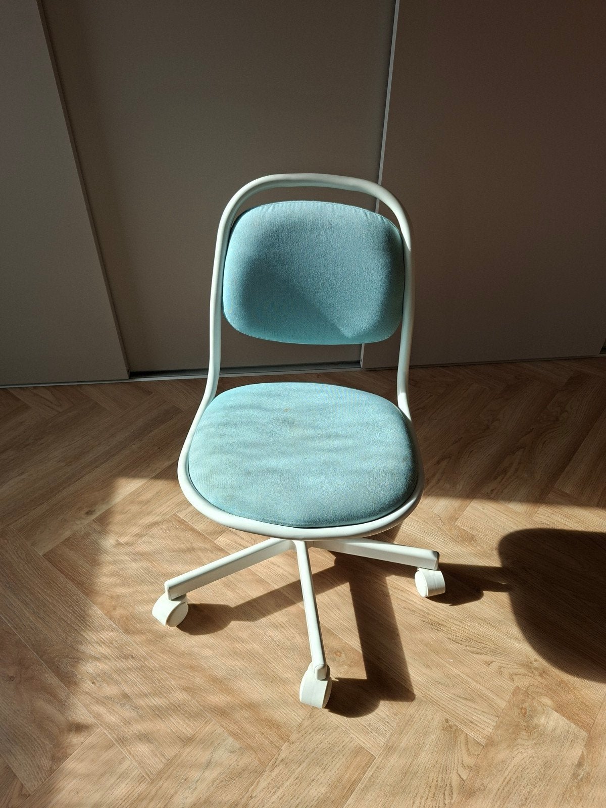 Lichtblauwe bureaustoel met wieltjes, Ophalen, Gebruikt, Blauw, Bureaustoel