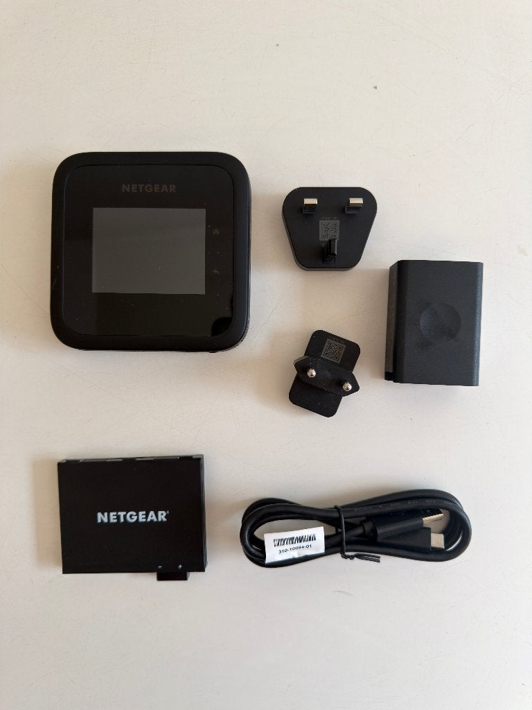 Netgear Nighthawk M6 Pro , 5G MiFi Router, 2,5Gbit/s MR6450, Ophalen of Verzenden, Gebruikt, Router met modem, Netgear