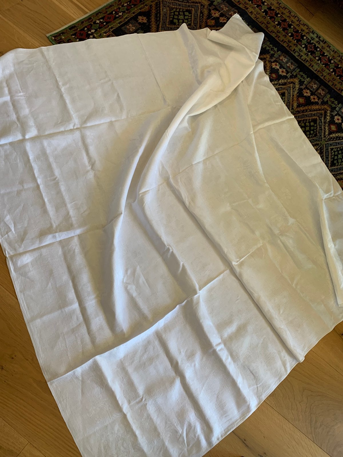 Antiek wit damast tafelkleed met jacquard Jugendstil motief, Verzenden