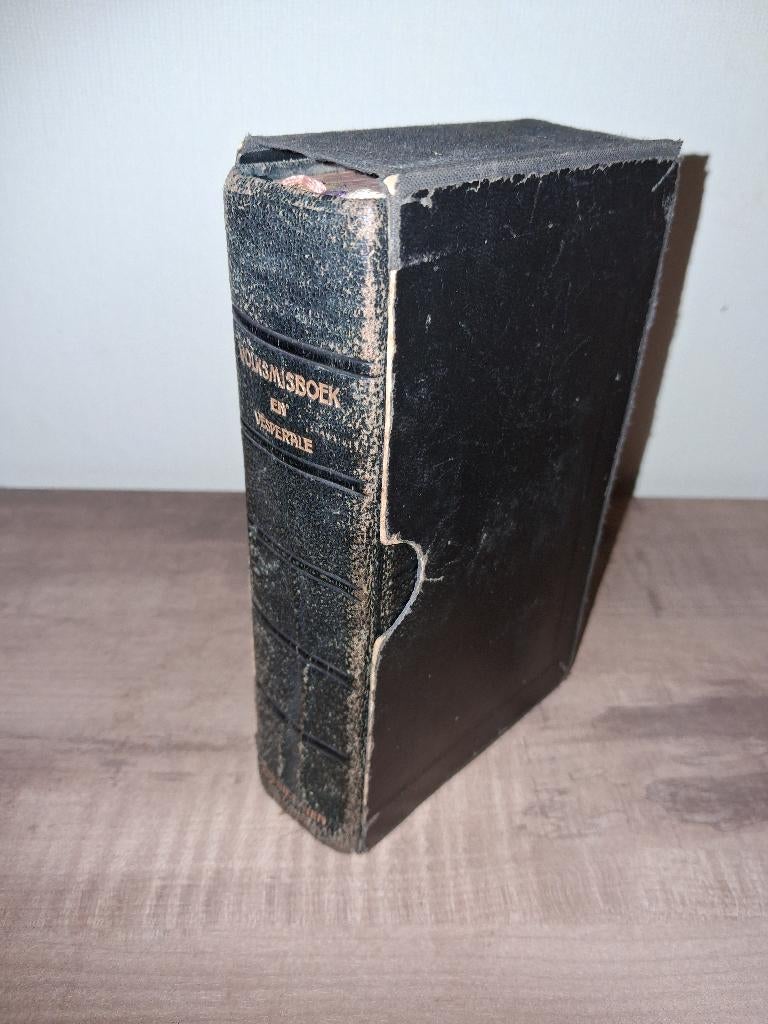 Antiek katholiek boek: Het Volksmisboek en Vesperale, Ophalen of Verzenden