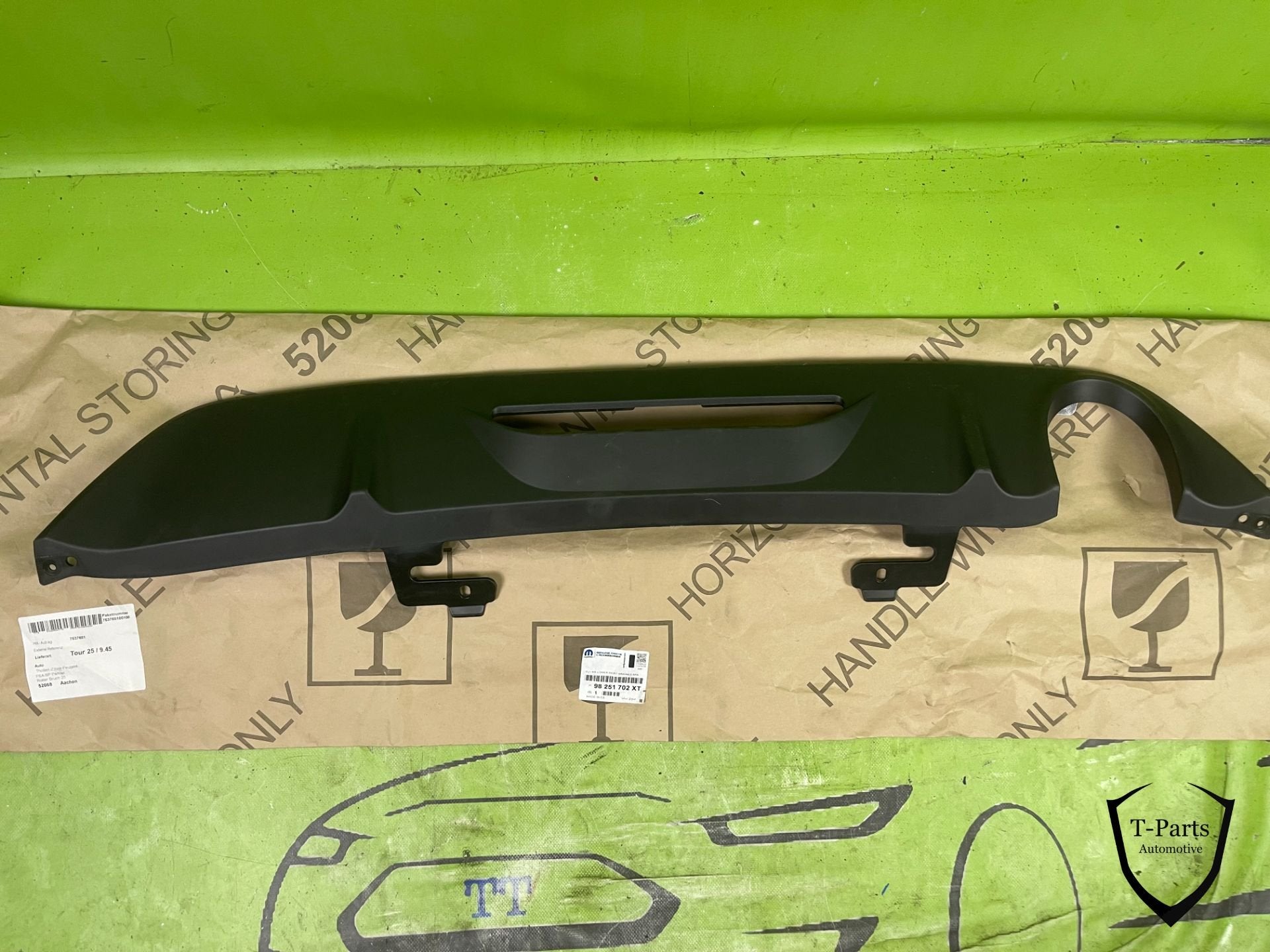 peugeot 208 achterbumper spoiler nieuw bumper 98251702, Taurusavenue 1
2132 LS  Hoofddorp, NL, Gebruikt, Contact.group@renault.com