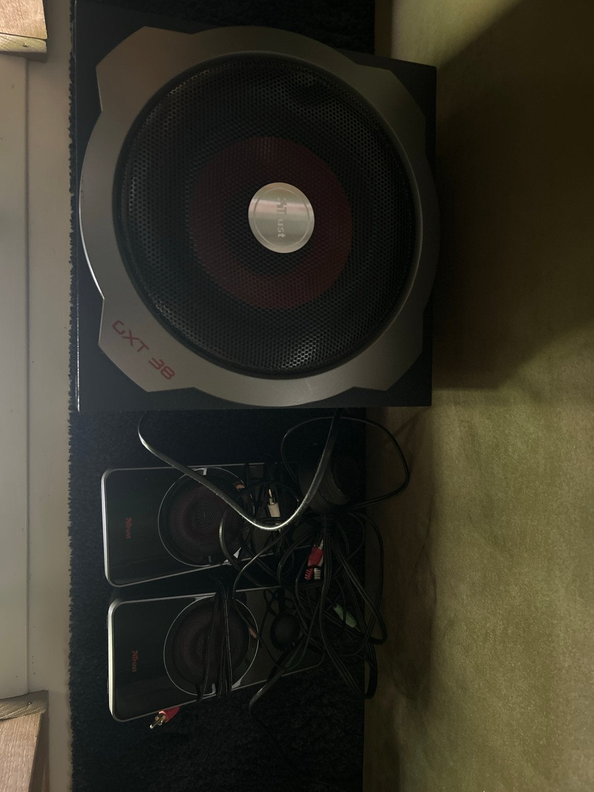 Trust Subwoofer met Satelliet Speakers (GXT 38), Gebruikt, Inclusief kabels, Speakerset, Ophalen