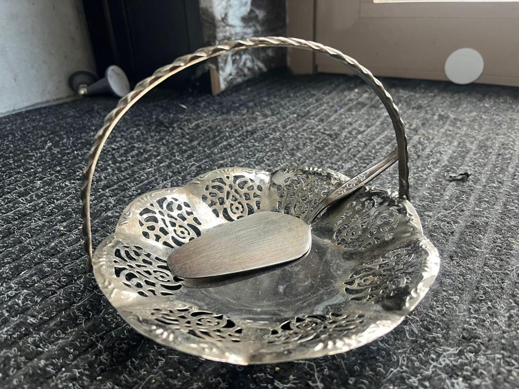 Diverse verzilverde items: mandje, asbak, lepels, etc., Ophalen of Verzenden, Zilver