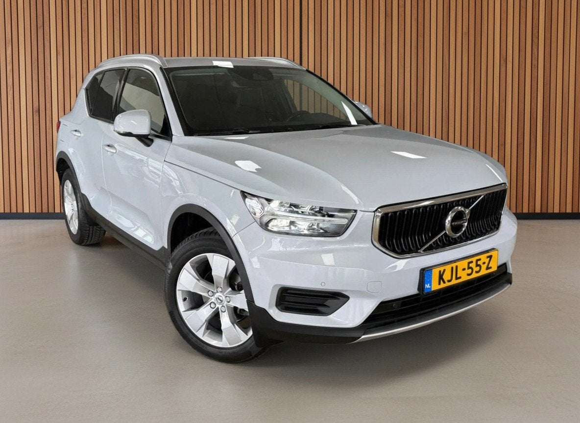 Volvo XC40 1.5 T3 Momentum | Leder | Elektr. Trekhaak | BLIS, Auto's, 1525 kg, Gebruikt, Euro 6, 14 km/l