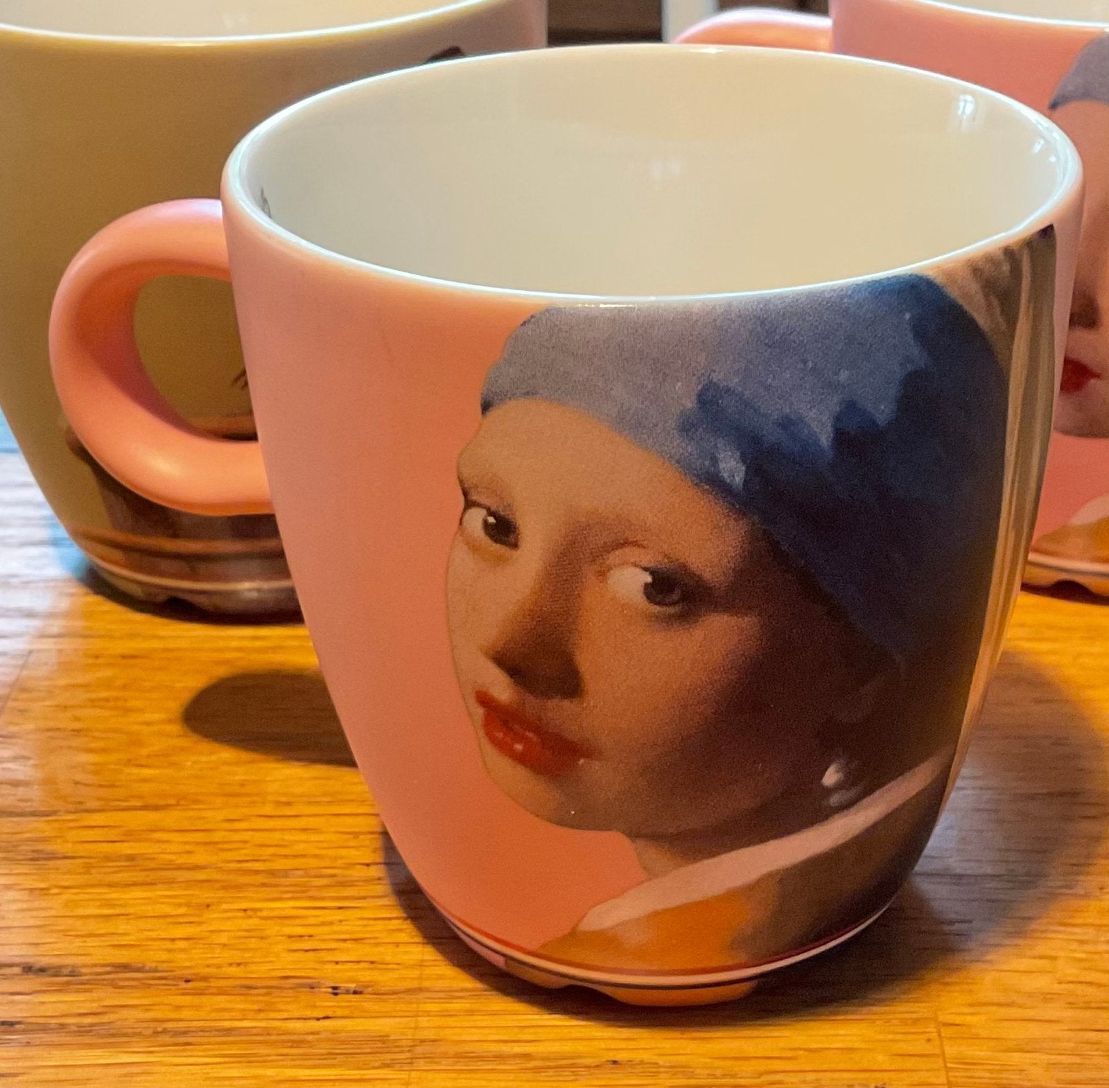 Douwe Egberts mok  meisje met parel, Ophalen of Verzenden, Zo goed als nieuw, Overige stijlen, Kop(pen) en/of Schotel(s)