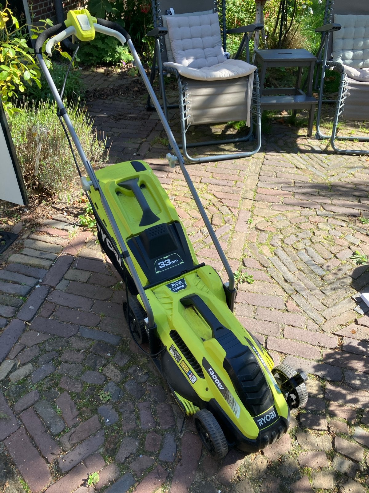 Ryobi 1300W Elektrische Grasmaaier - 33cm Maaibreedte, Ophalen, Cirkelmaaier, Gebruikt, Elektrische grasmaaier