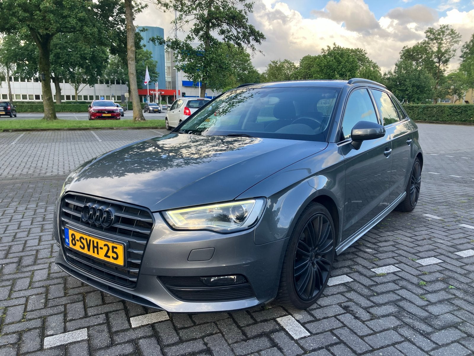 Audi A3 1.6 TDI 81KW Sportback Grijs, Auto's, Voorwielaandrijving, Euro 5, Stof, Zwart