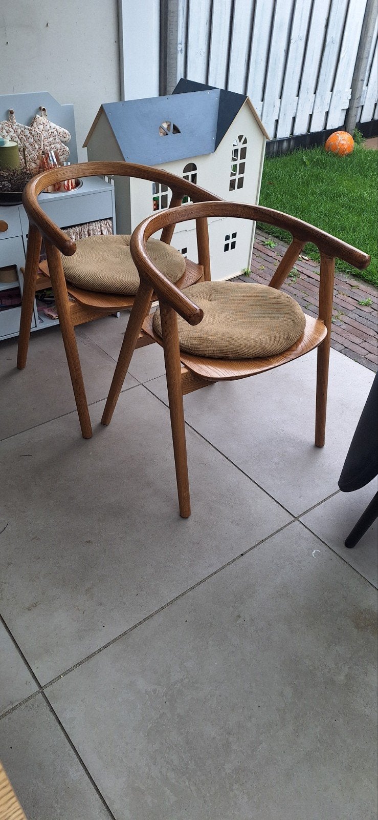 Houten stoelen met kussens - Set van 2, Huis en Inrichting, Stoelen, Modern, Klassiek, Gebruikt, Twee, Bruin