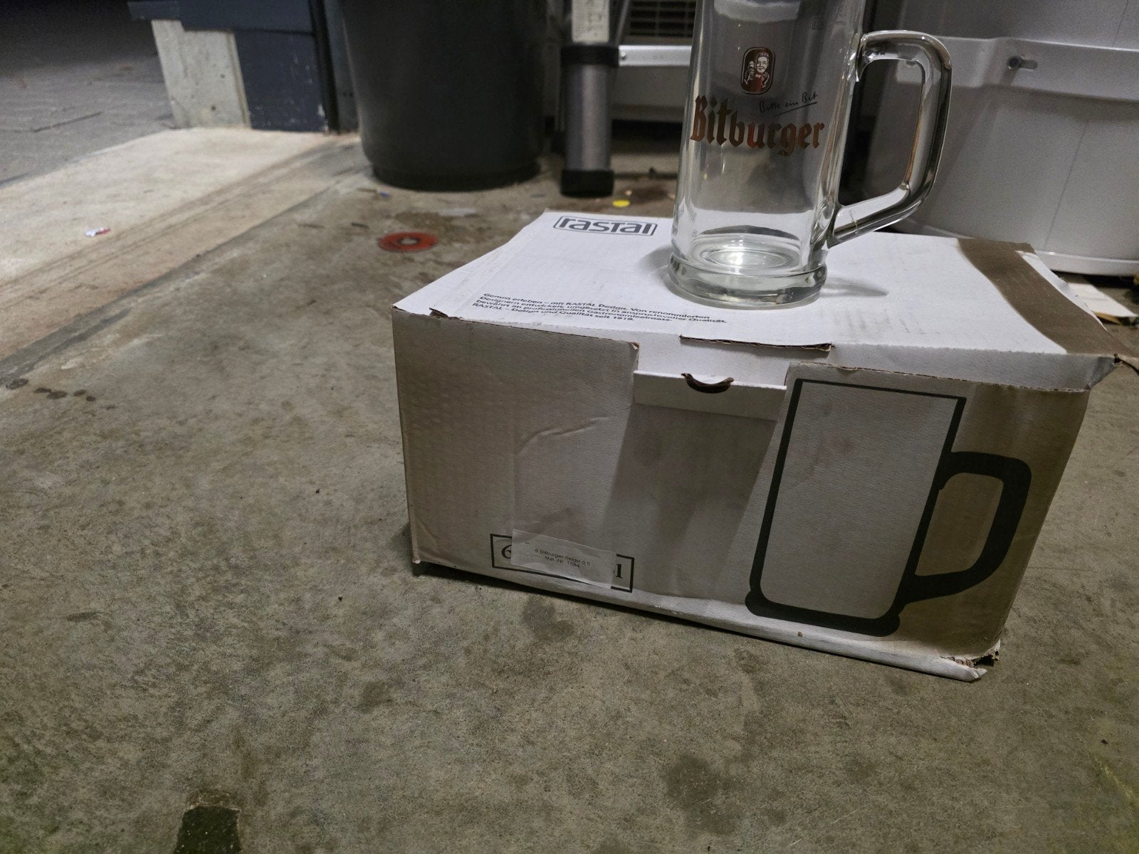12 Bitburger bierpullen / glazen, Ophalen, Zo goed als nieuw, Overige merken, Glas