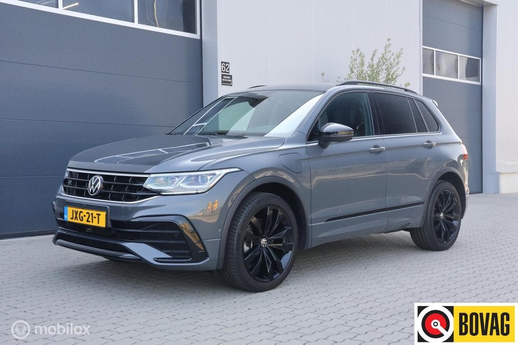 Volkswagen Tiguan 1.4 TSI eHybrid R-Line I 360 Camera I Trek, 1716 kg, Stof, Zwart, 4 cilinders