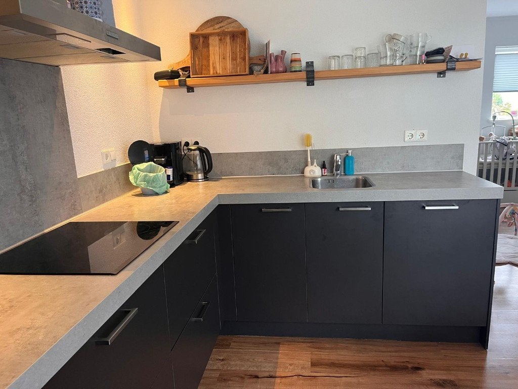 Moderne hoekkeuken in antraciet – compleet GEDEMONTEERD, Hoekkeuken, Ophalen of Verzenden, Zo goed als nieuw, Kunststof