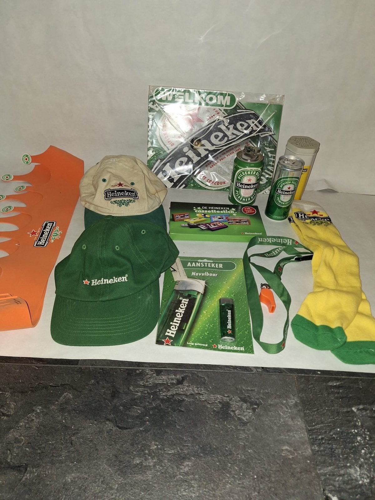 Foto 18 van Grote Heineken verzameling: meerdere dozen vol memorabilia