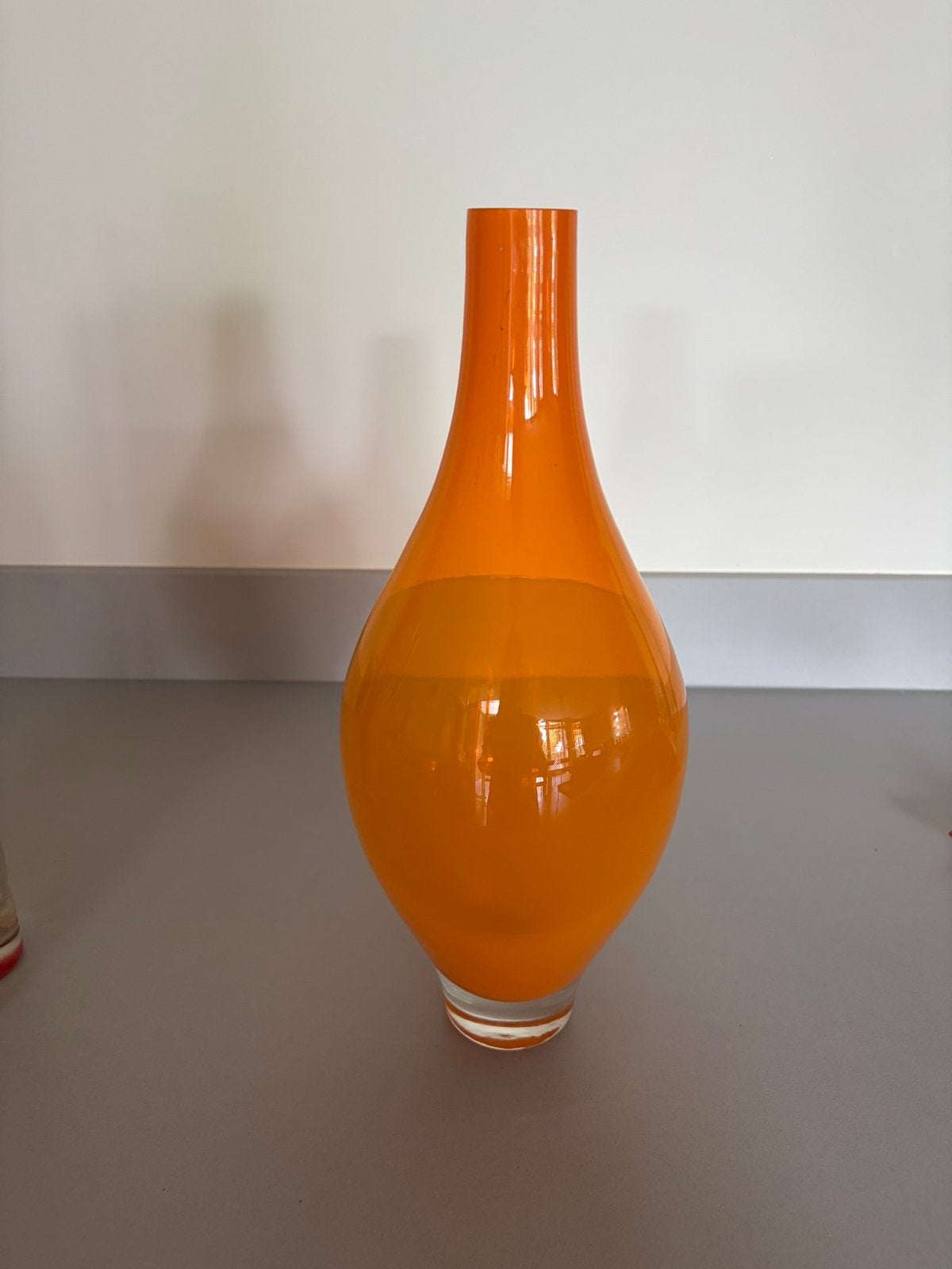 Vintage mondgeblazen vaas solong model, Ophalen, Zo goed als nieuw, Oranje, Glas