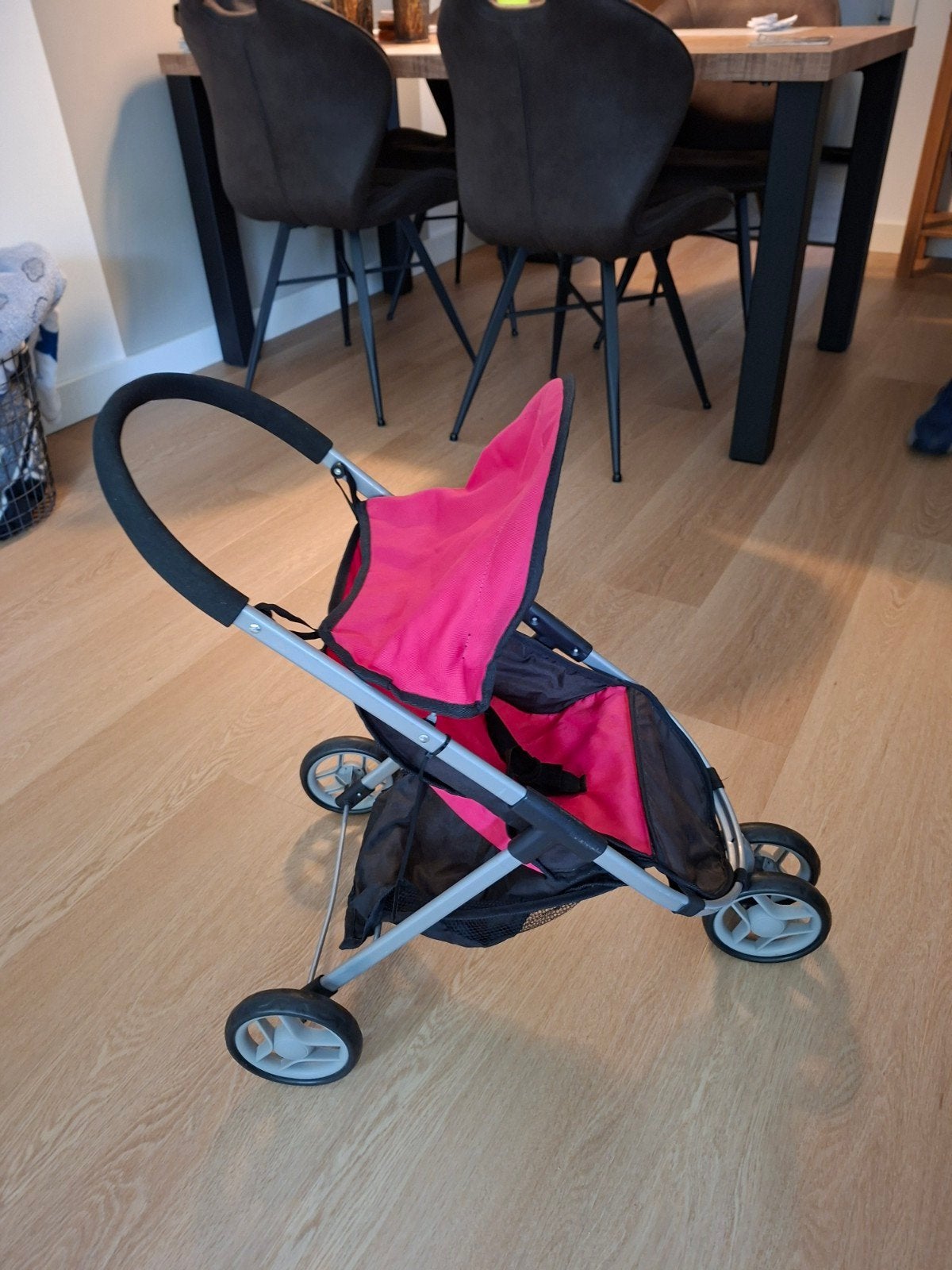 Leuke roze poppenwagen., Ophalen, Gebruikt, Overige typen
