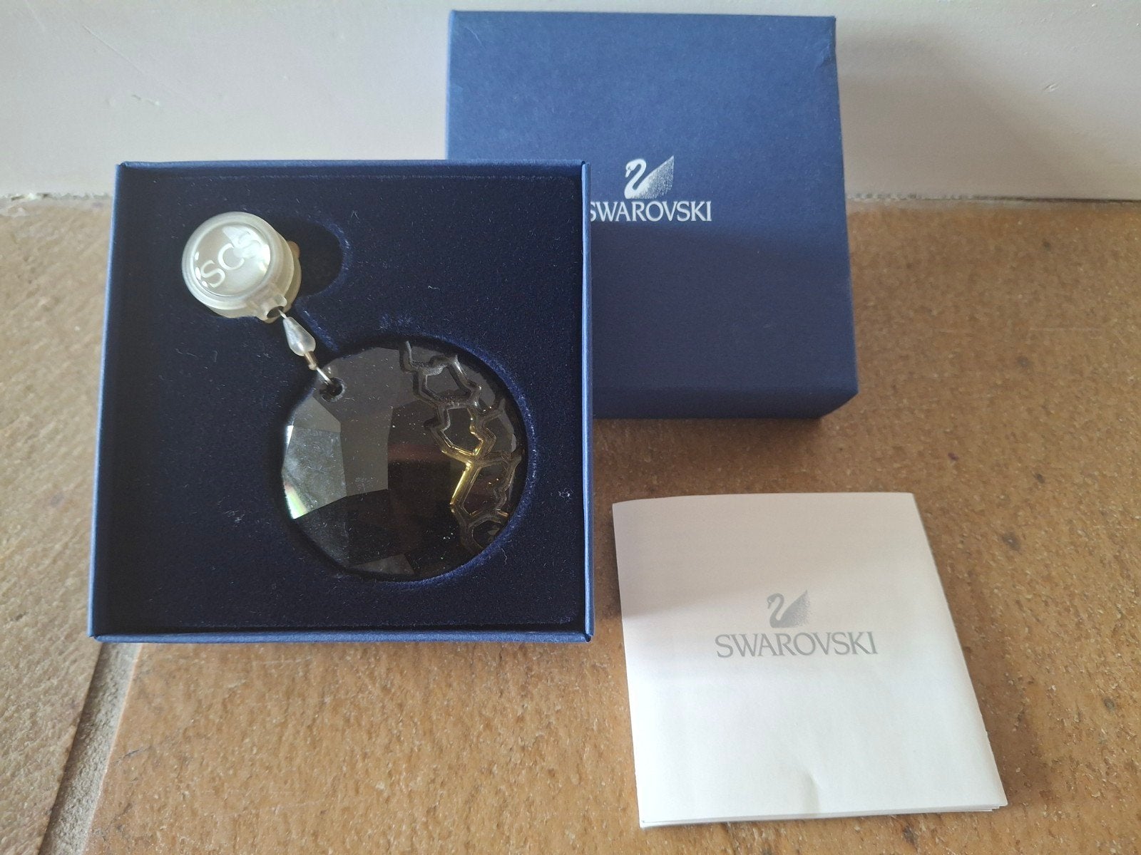 26. Swarovski hanger scs in doosje, Ophalen of Verzenden, Zo goed als nieuw, Figuurtje
