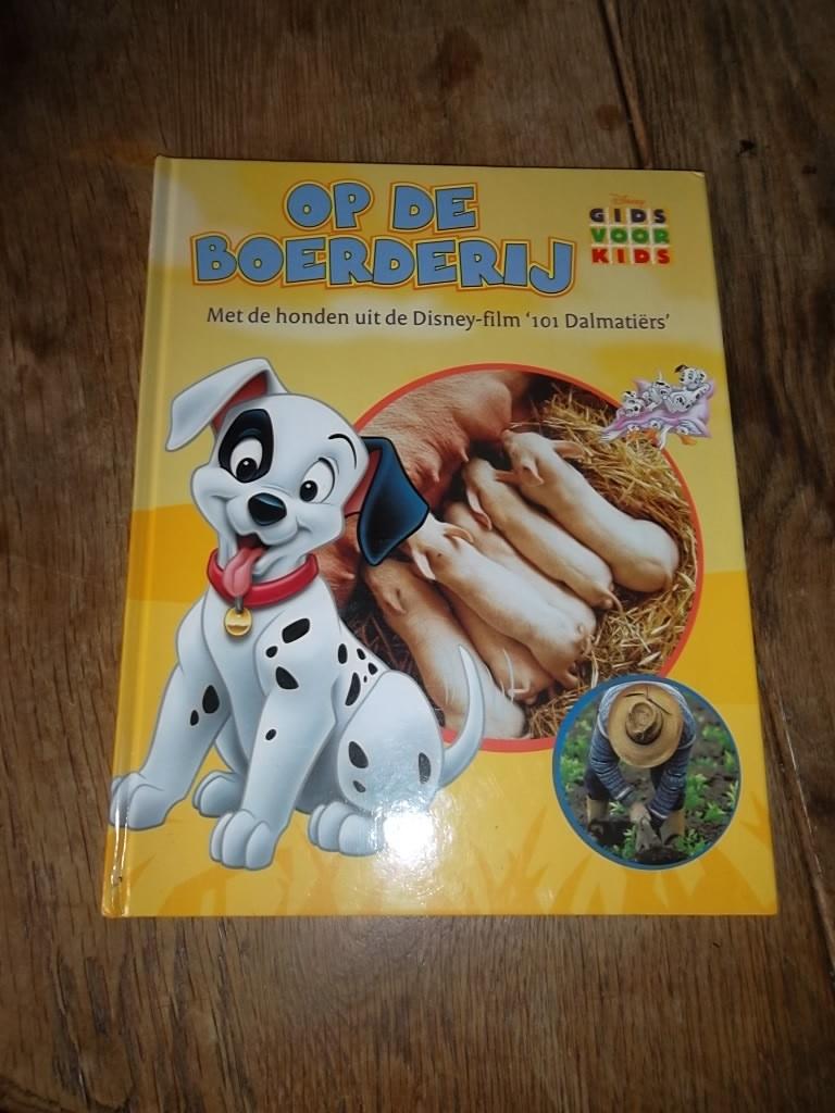 Disney 101 Dalmatiërs boek Gids voor kids - Op de boerderij, Ophalen of Verzenden, Overige figuren, Zo goed als nieuw, Beeldje of Figuurtje